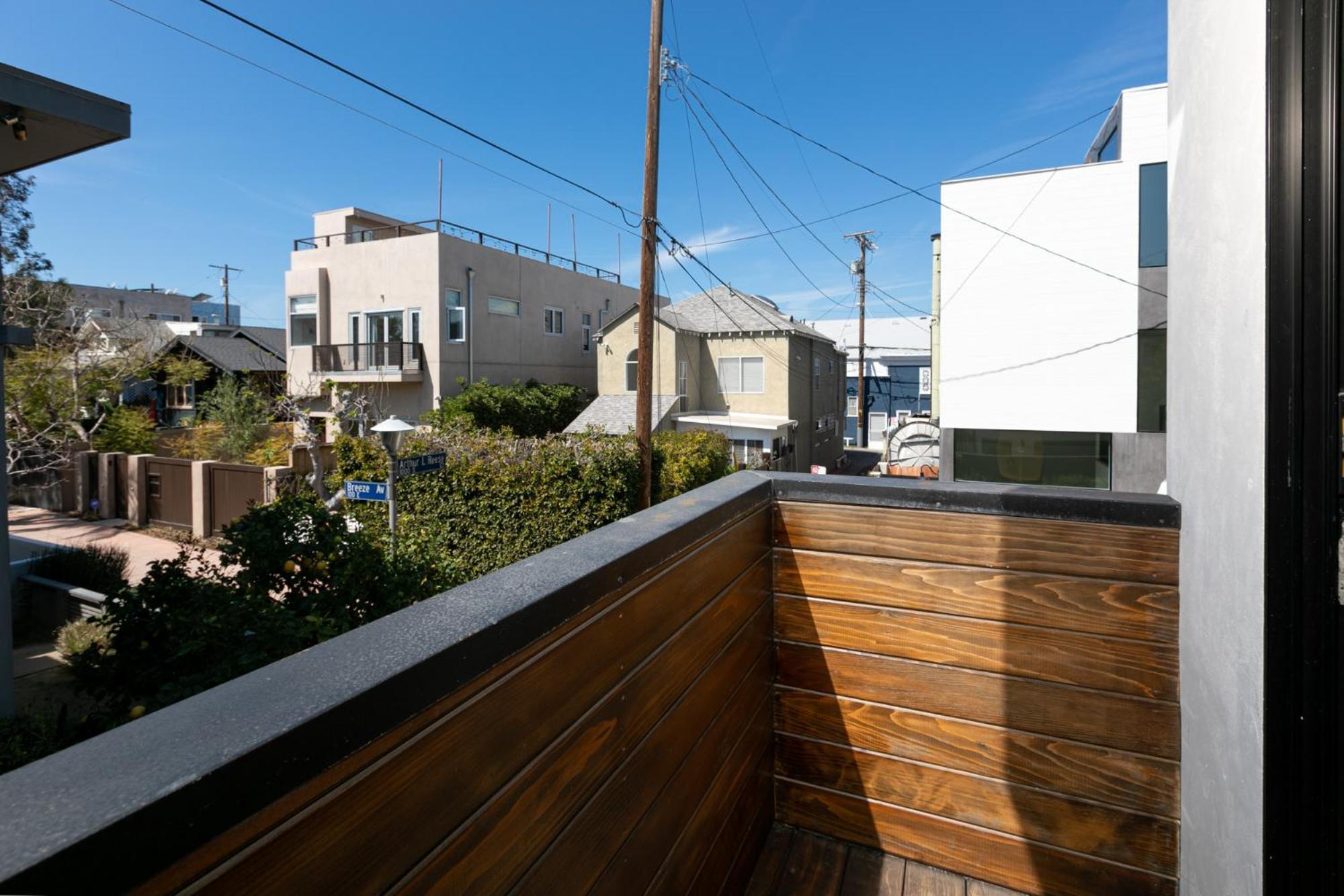 Venice Beach Studio With Large Private Patio Steps To The Beach Λος Άντζελες Εξωτερικό φωτογραφία