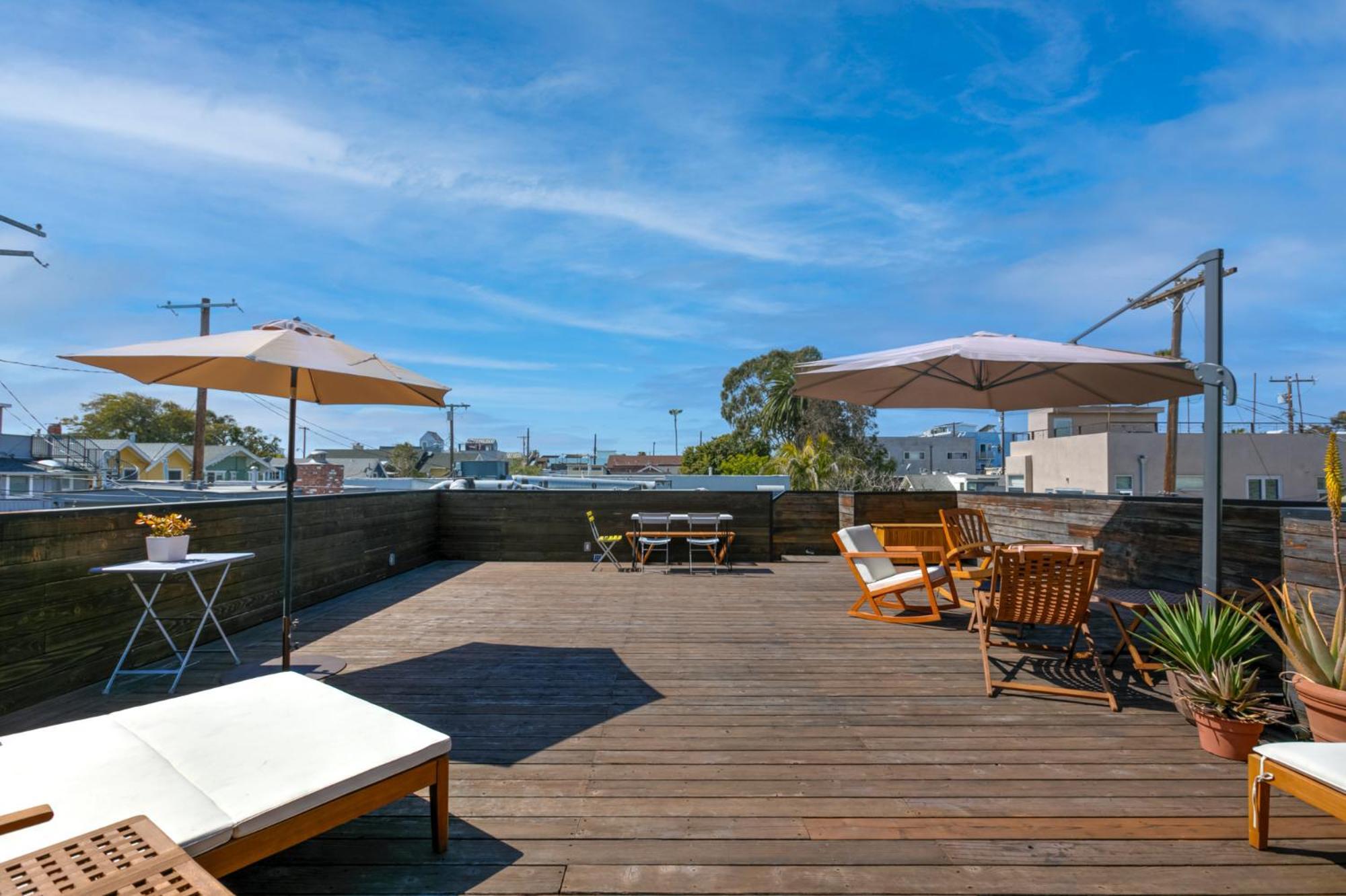 Venice Beach Studio With Large Private Patio Steps To The Beach Λος Άντζελες Εξωτερικό φωτογραφία