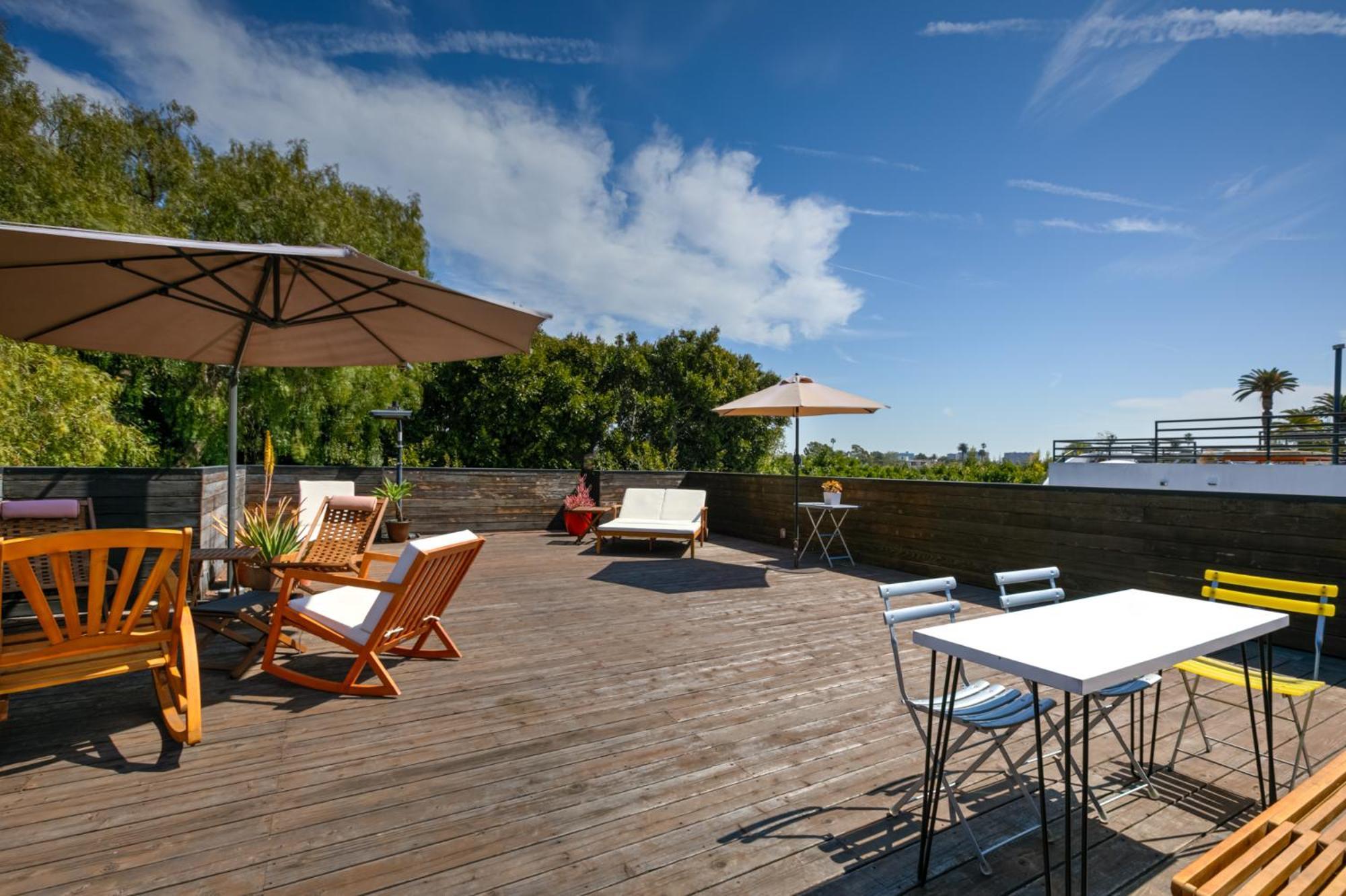 Venice Beach Studio With Large Private Patio Steps To The Beach Λος Άντζελες Εξωτερικό φωτογραφία
