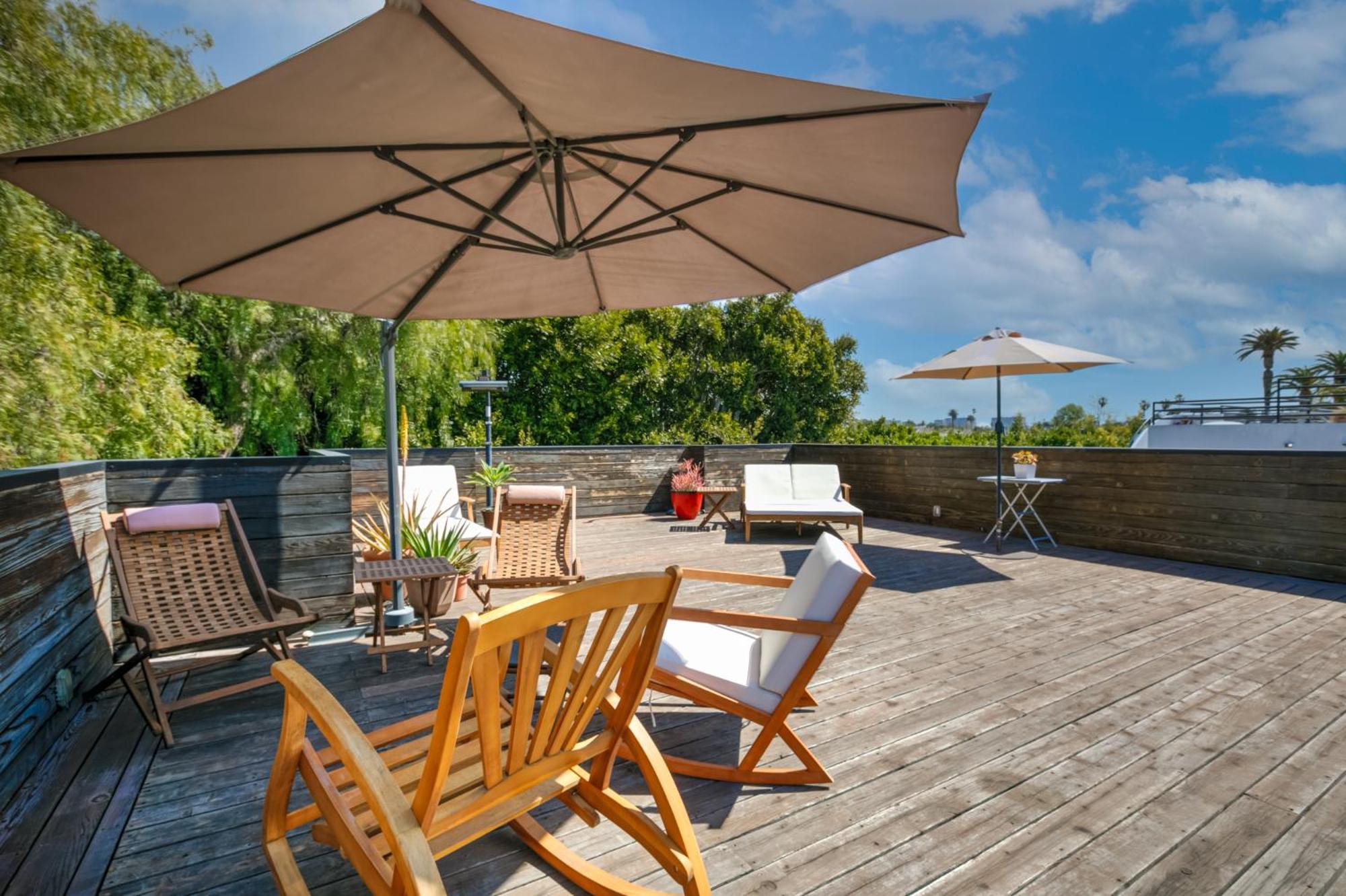 Venice Beach Studio With Large Private Patio Steps To The Beach Λος Άντζελες Εξωτερικό φωτογραφία