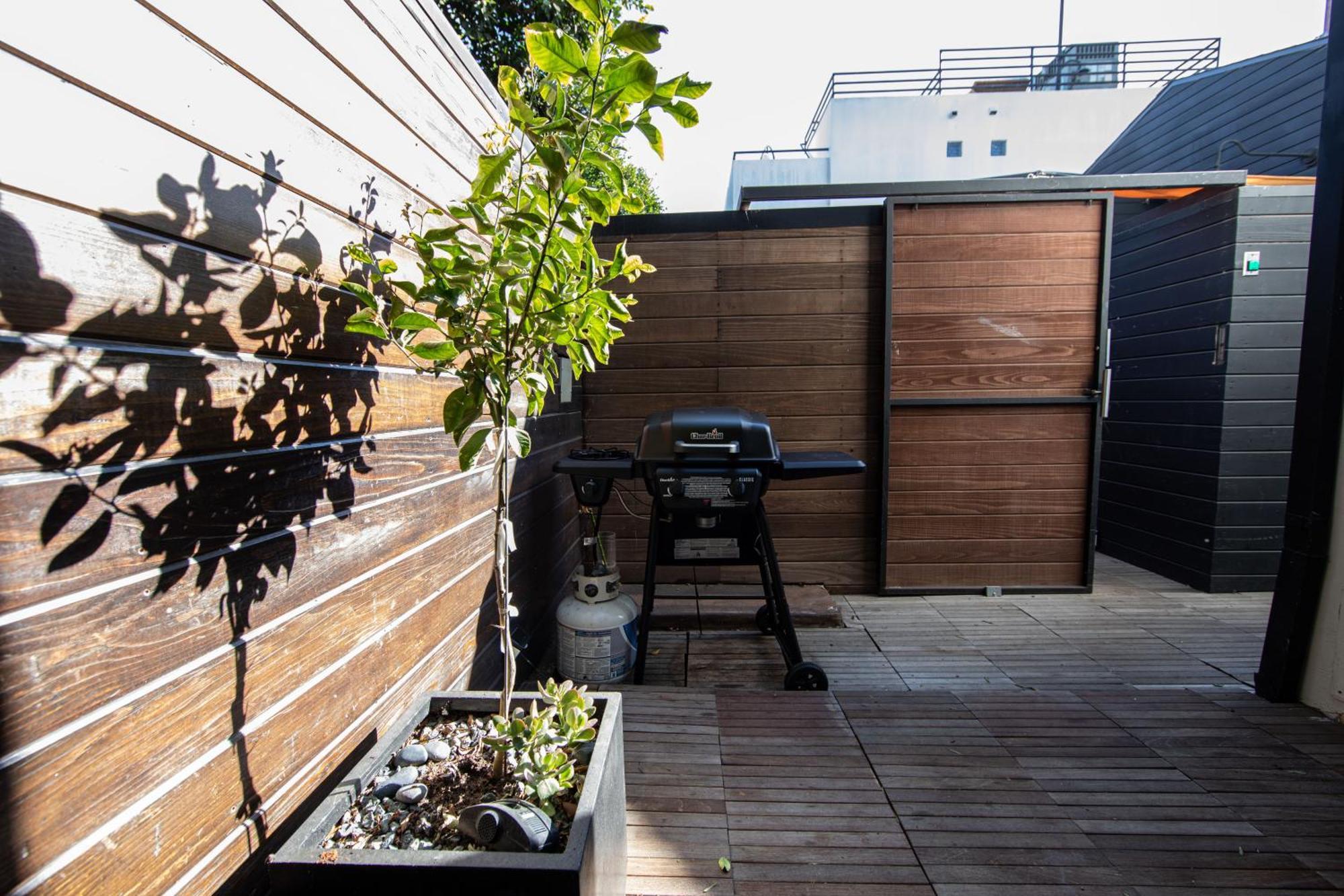 Venice Beach Studio With Large Private Patio Steps To The Beach Λος Άντζελες Εξωτερικό φωτογραφία