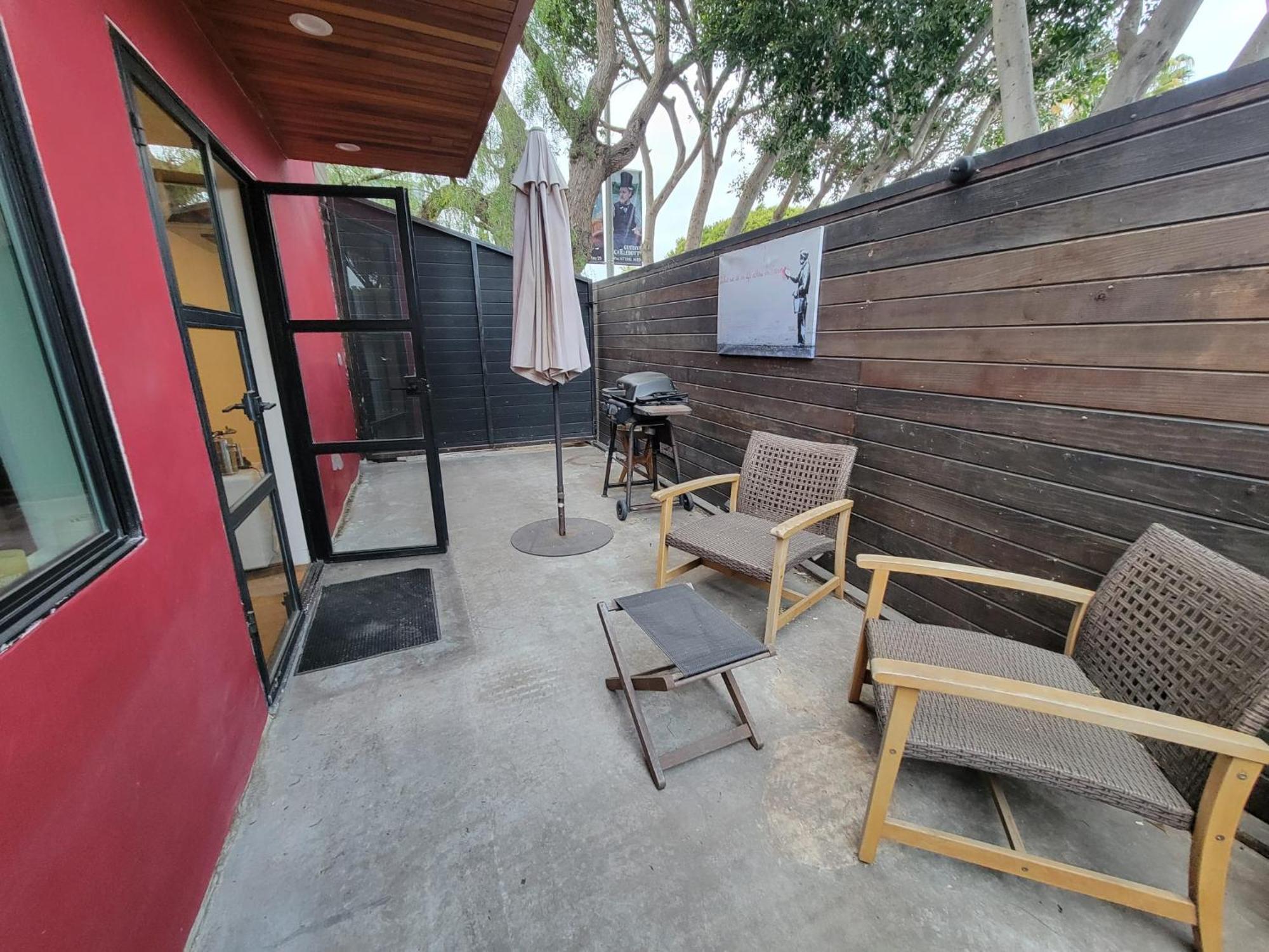 Venice Beach Studio With Large Private Patio Steps To The Beach Λος Άντζελες Εξωτερικό φωτογραφία